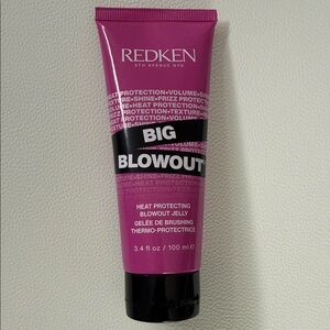 Redken Big Blowout Heat Protecting Jelly - Pink and Black
